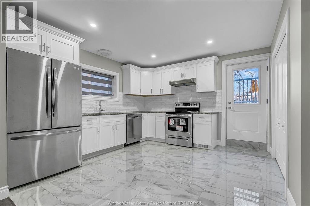 1858 BUCKINGHAM, Windsor, Ontario, N8T2A8 — Photo 9