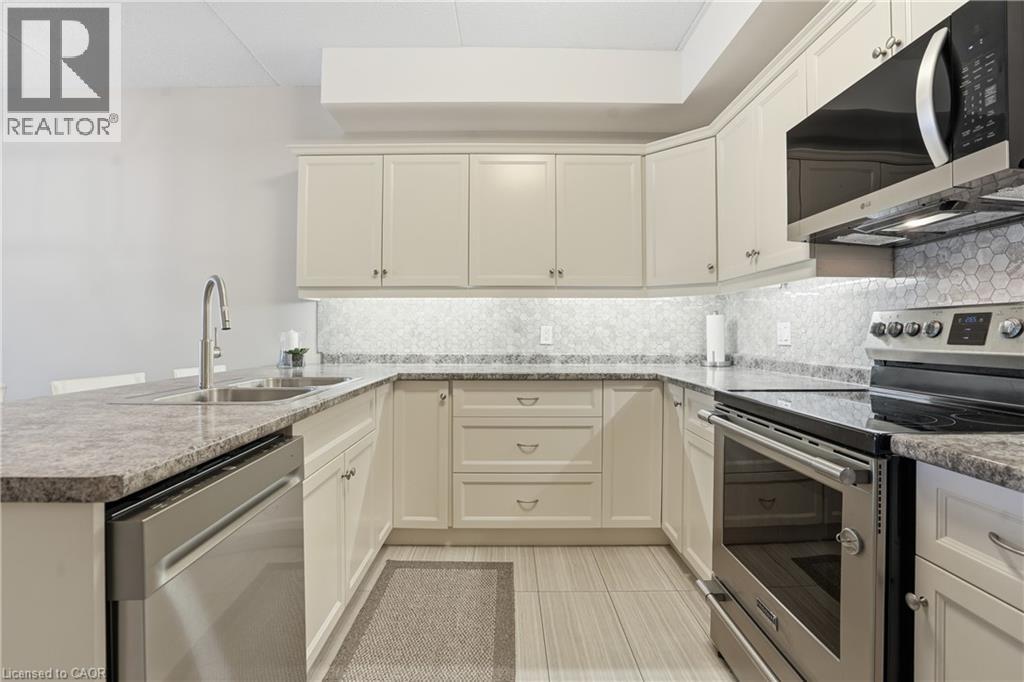 4644 PETTIT Avenue Unit# 203, Niagara Falls, Ontario, L2E6L5 — Photo 7