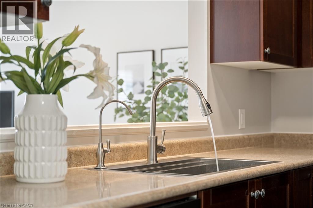 951 ZELLER Crescent, Kitchener, Ontario, N2A0C9 — Photo 14