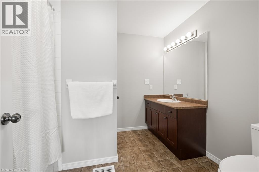 951 ZELLER Crescent, Kitchener, Ontario, N2A0C9 — Photo 21