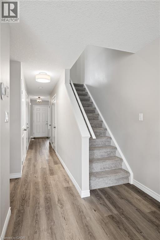 951 ZELLER Crescent, Kitchener, Ontario, N2A0C9 — Photo 4