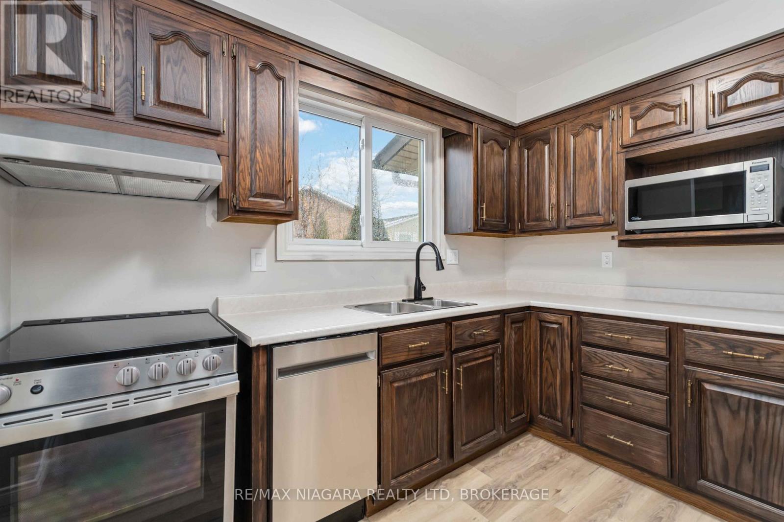 10 DONEGEL PLACE, Hamilton (Bruleville), Ontario, L9A4Z6 — Photo 12