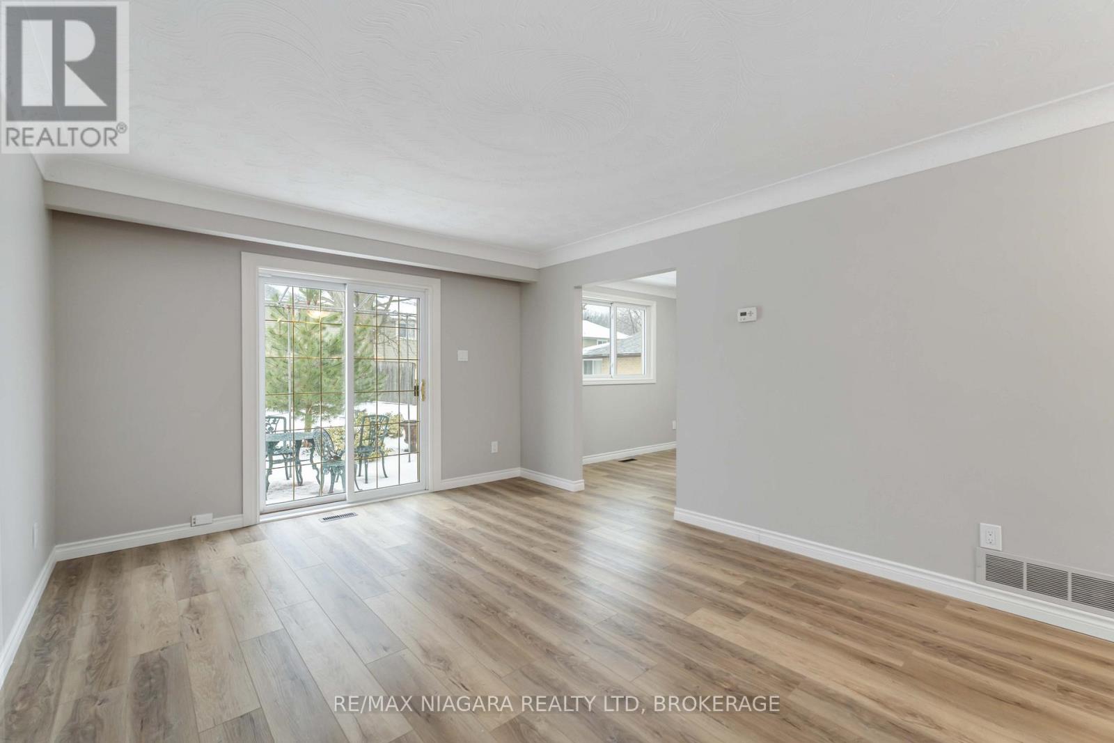 10 DONEGEL PLACE, Hamilton (Bruleville), Ontario, L9A4Z6 — Photo 5