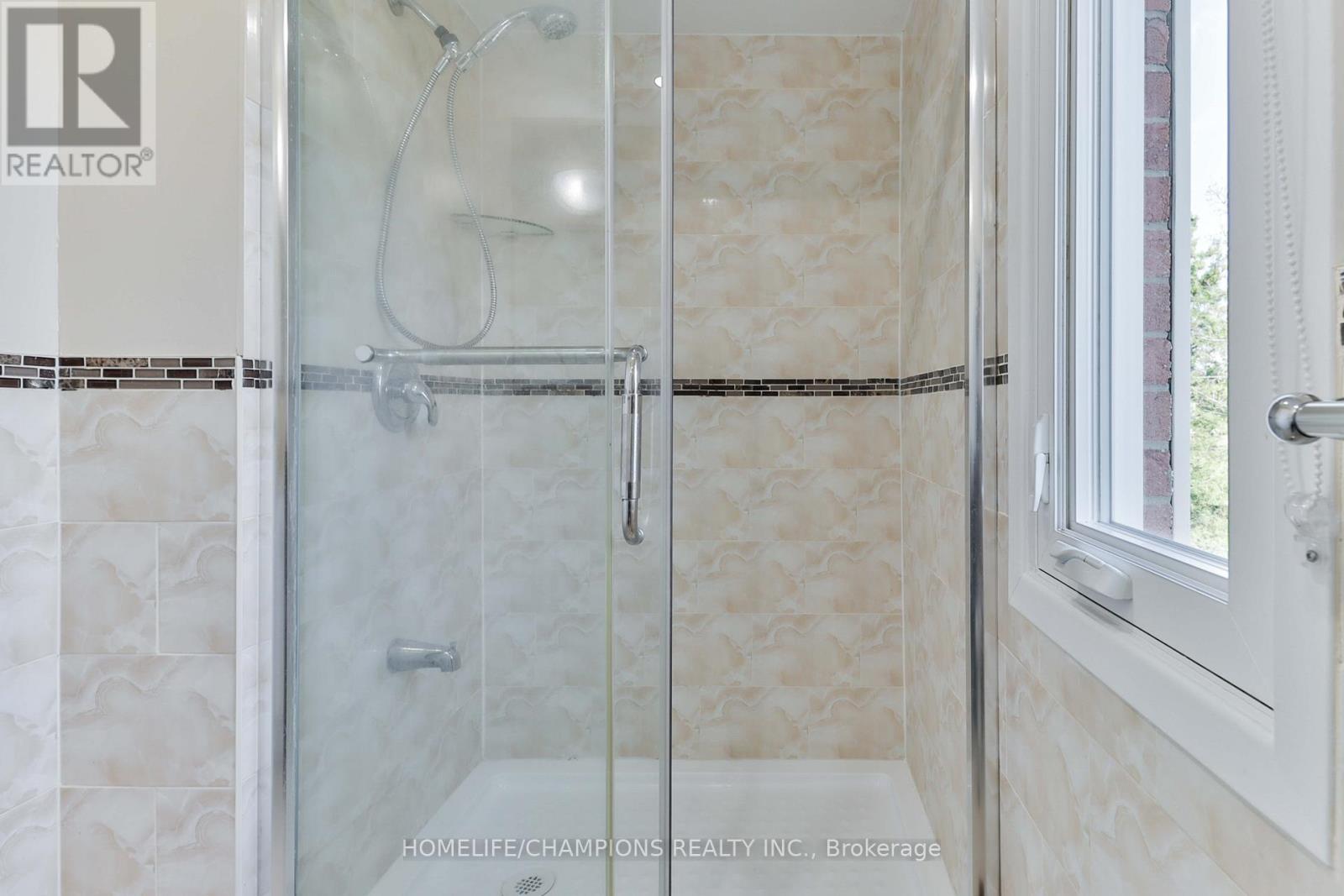 188 LARGE CRESCENT, Ajax (Central West), Ontario, L1T2R2 — Photo 24