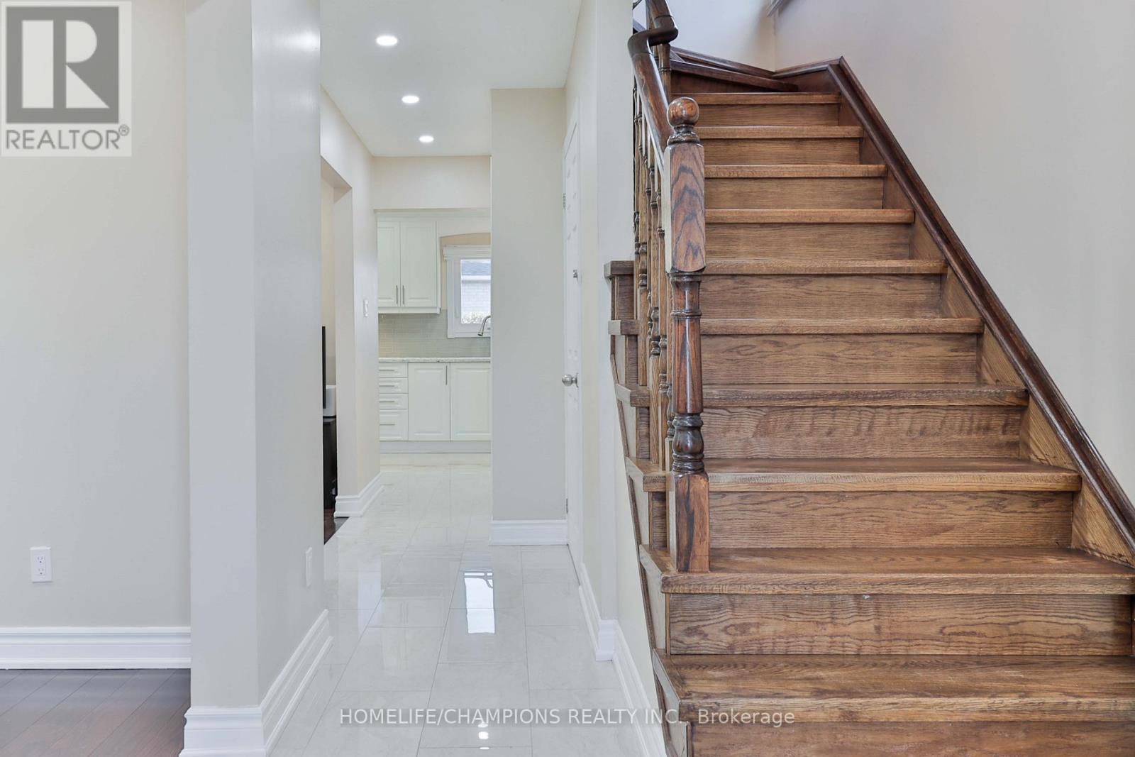 188 LARGE CRESCENT, Ajax (Central West), Ontario, L1T2R2 — Photo 5