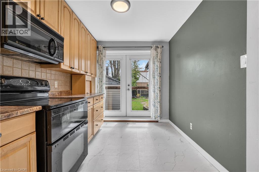 1367 ST MARYS Crescent, Burlington, Ontario, L7P1S1 — Photo 13