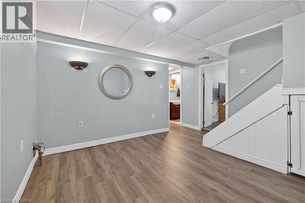 1367 ST MARYS Crescent, Burlington, Ontario, L7P1S1 — Photo 20