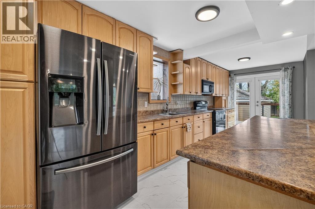 1367 ST MARYS Crescent, Burlington, Ontario, L7P1S1 — Photo 6