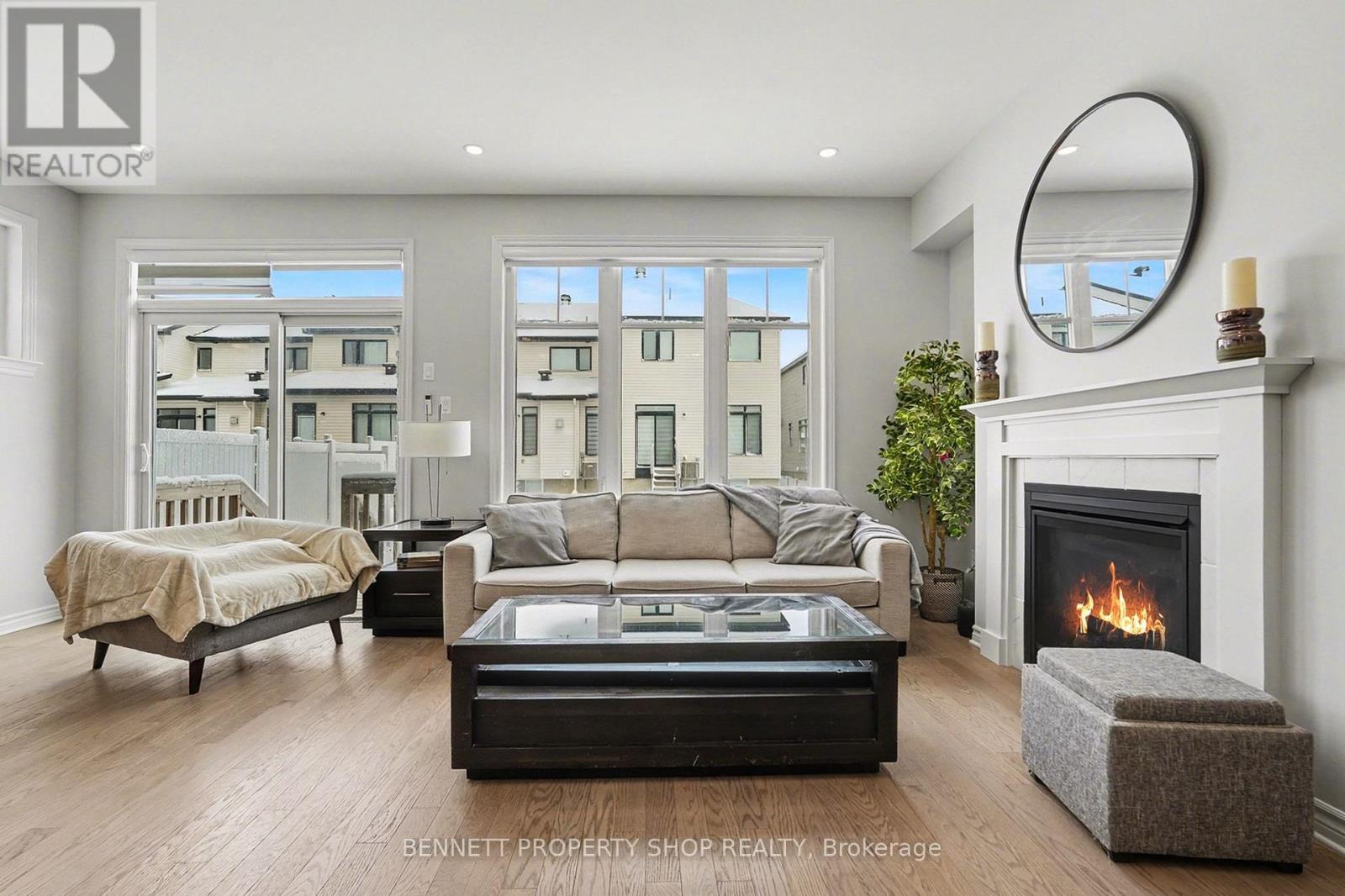 551 CARDAMOM TERRACE, Ottawa, Ontario, K2S2X7 — Photo 2