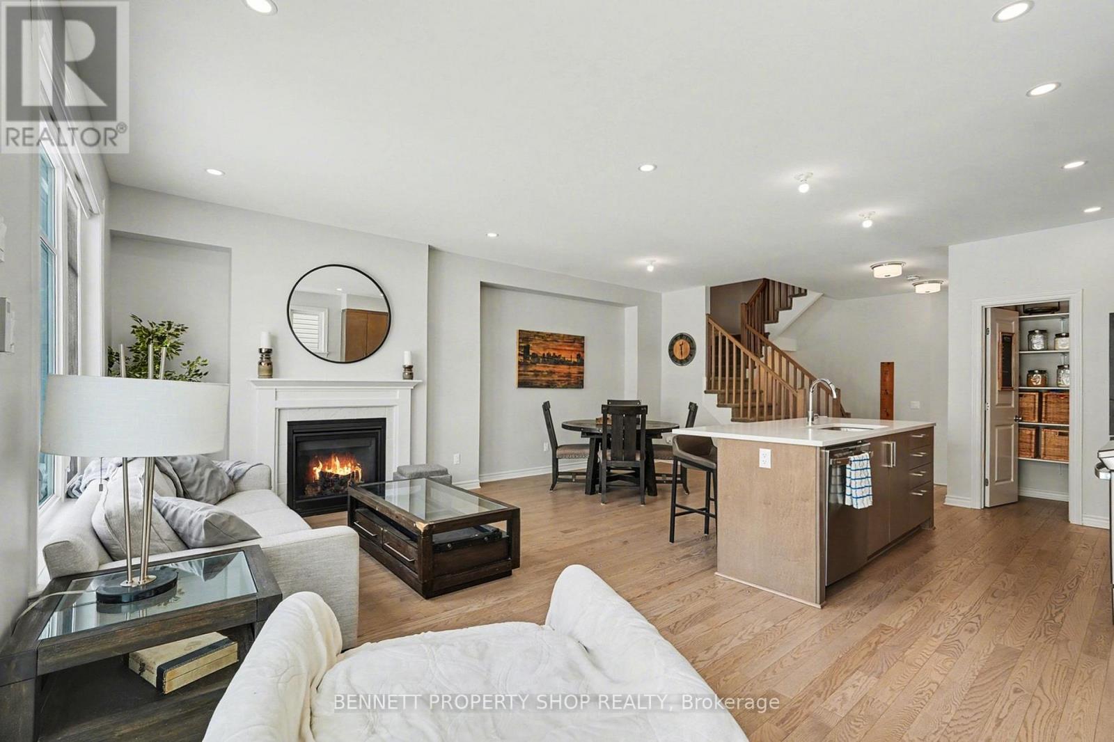 551 CARDAMOM TERRACE, Ottawa, Ontario, K2S2X7 — Photo 3