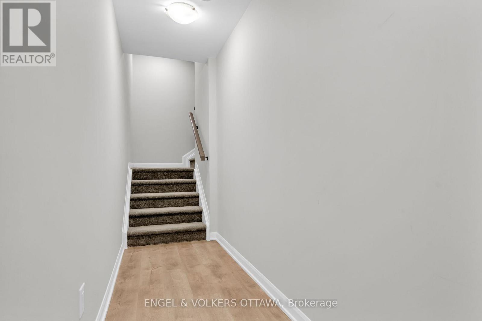 1627 CREEKWAY PRIVATE, Ottawa, Ontario, K2T0R8 — Photo 2