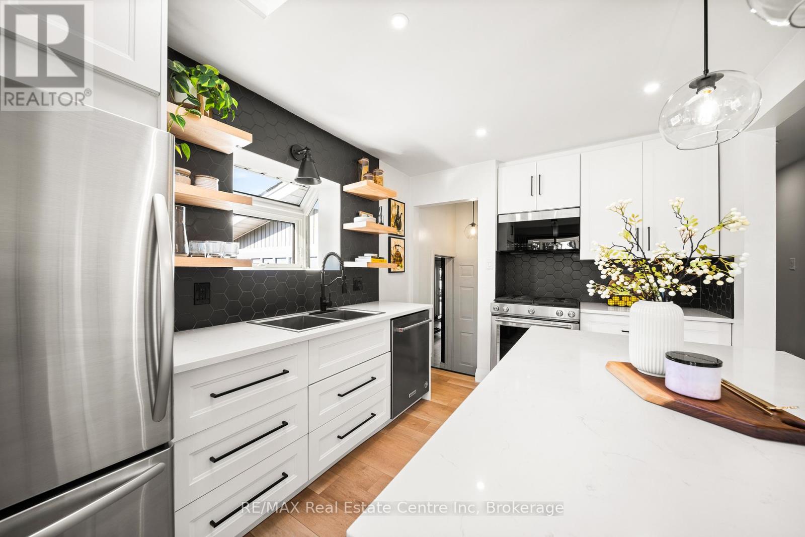 51 MUSKOKA DRIVE, Guelph (Victoria North), Ontario, N1E3M8 — Photo 7