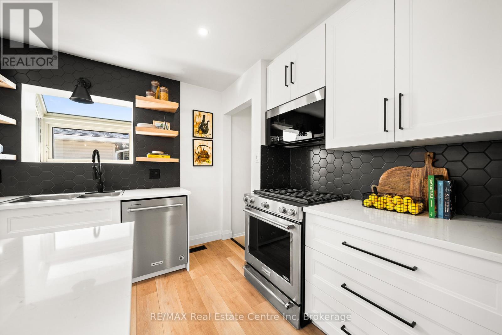 51 MUSKOKA DRIVE, Guelph (Victoria North), Ontario, N1E3M8 — Photo 9