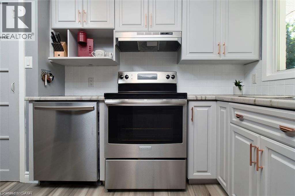 115 UPLANDS Drive, Kitchener, Ontario, N2M4X3 — Photo 11