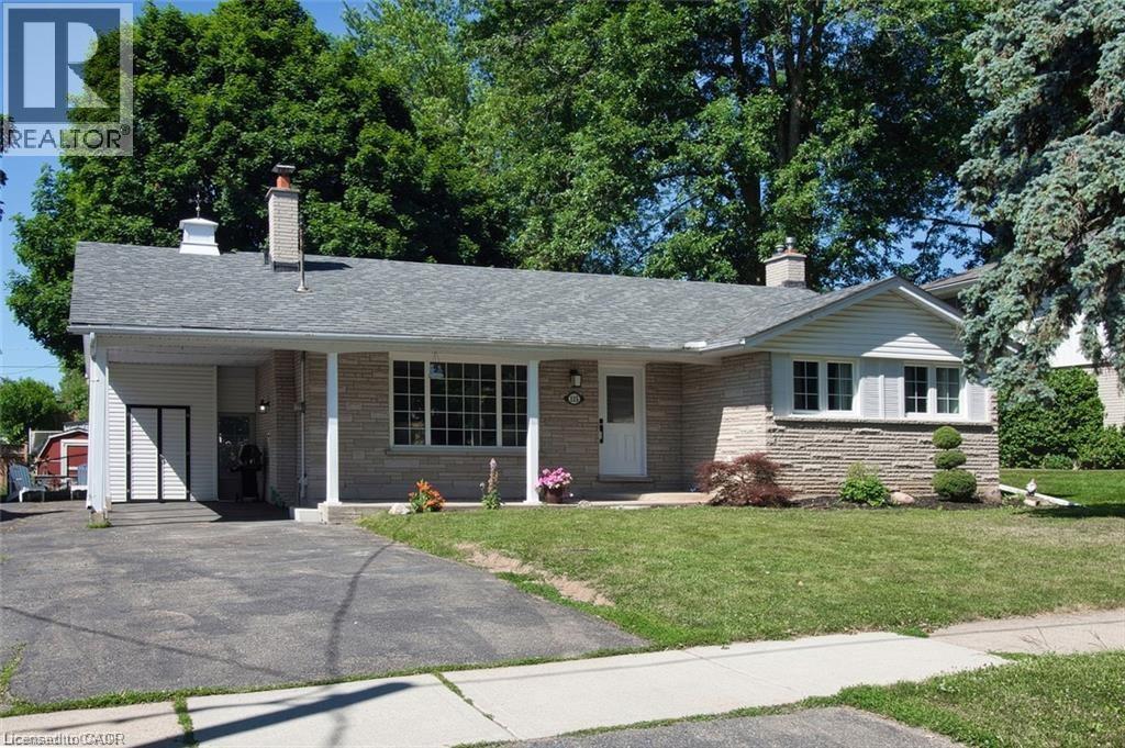 115 UPLANDS Drive, Kitchener, Ontario, N2M4X3 — Photo 2