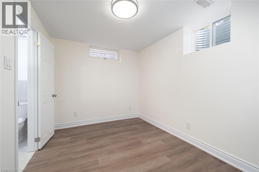 115 UPLANDS Drive, Kitchener, Ontario, N2M4X3 — Photo 25