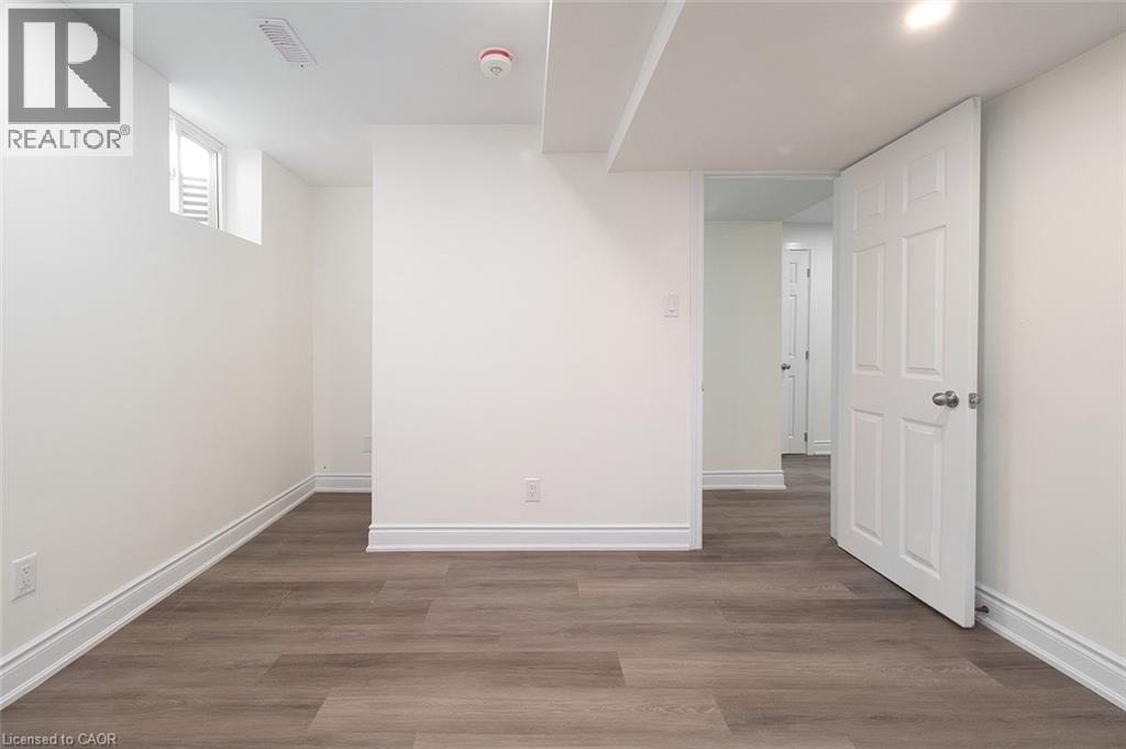 115 UPLANDS Drive, Kitchener, Ontario, N2M4X3 — Photo 29