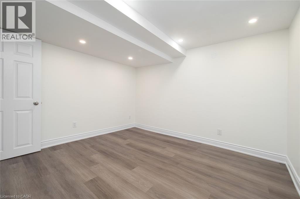 115 UPLANDS Drive, Kitchener, Ontario, N2M4X3 — Photo 30