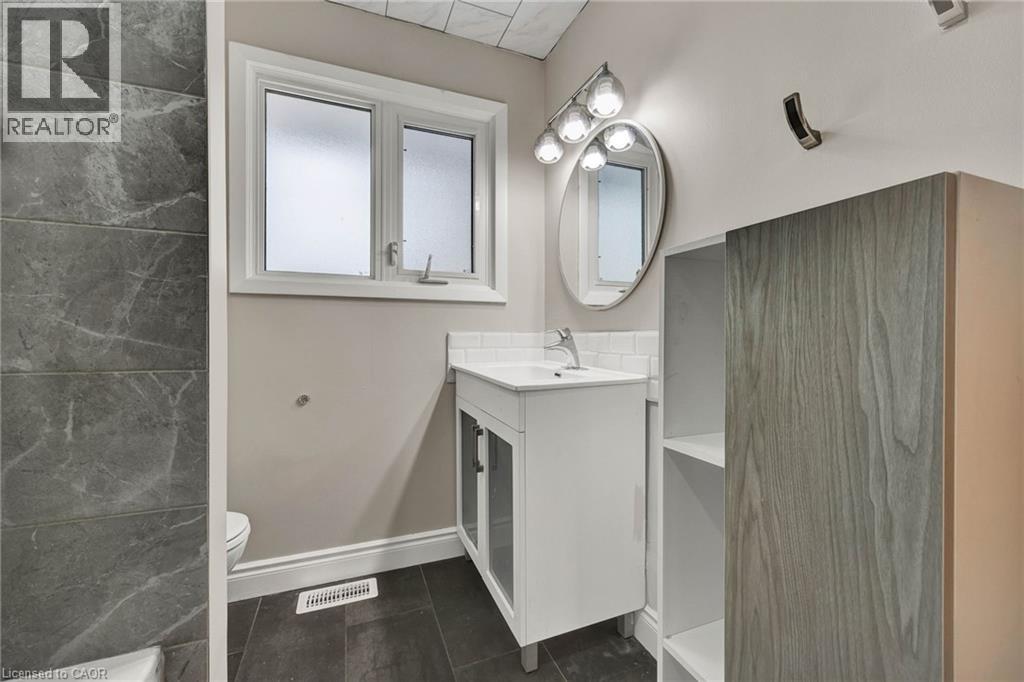 115 UPLANDS Drive, Kitchener, Ontario, N2M4X3 — Photo 44