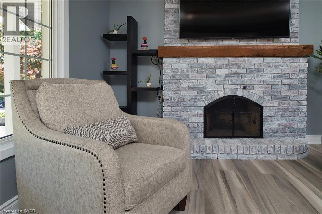 115 UPLANDS Drive, Kitchener, Ontario, N2M4X3 — Photo 8