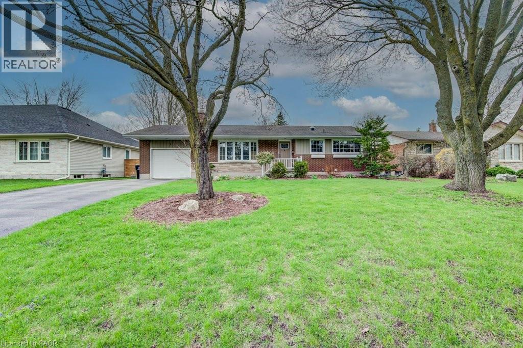 8 BLUEJAY Road, Elmira, Ontario, N3B1J1 — Photo 2