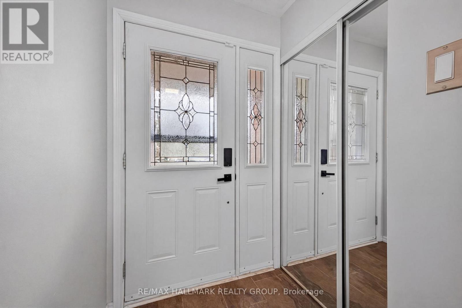 80 PICKWICK DRIVE, Ottawa, Ontario, K2J3E2 — Photo 2