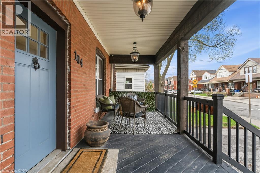 104 BARNESDALE Avenue N, Hamilton, Ontario, L8L6S5 — Photo 3