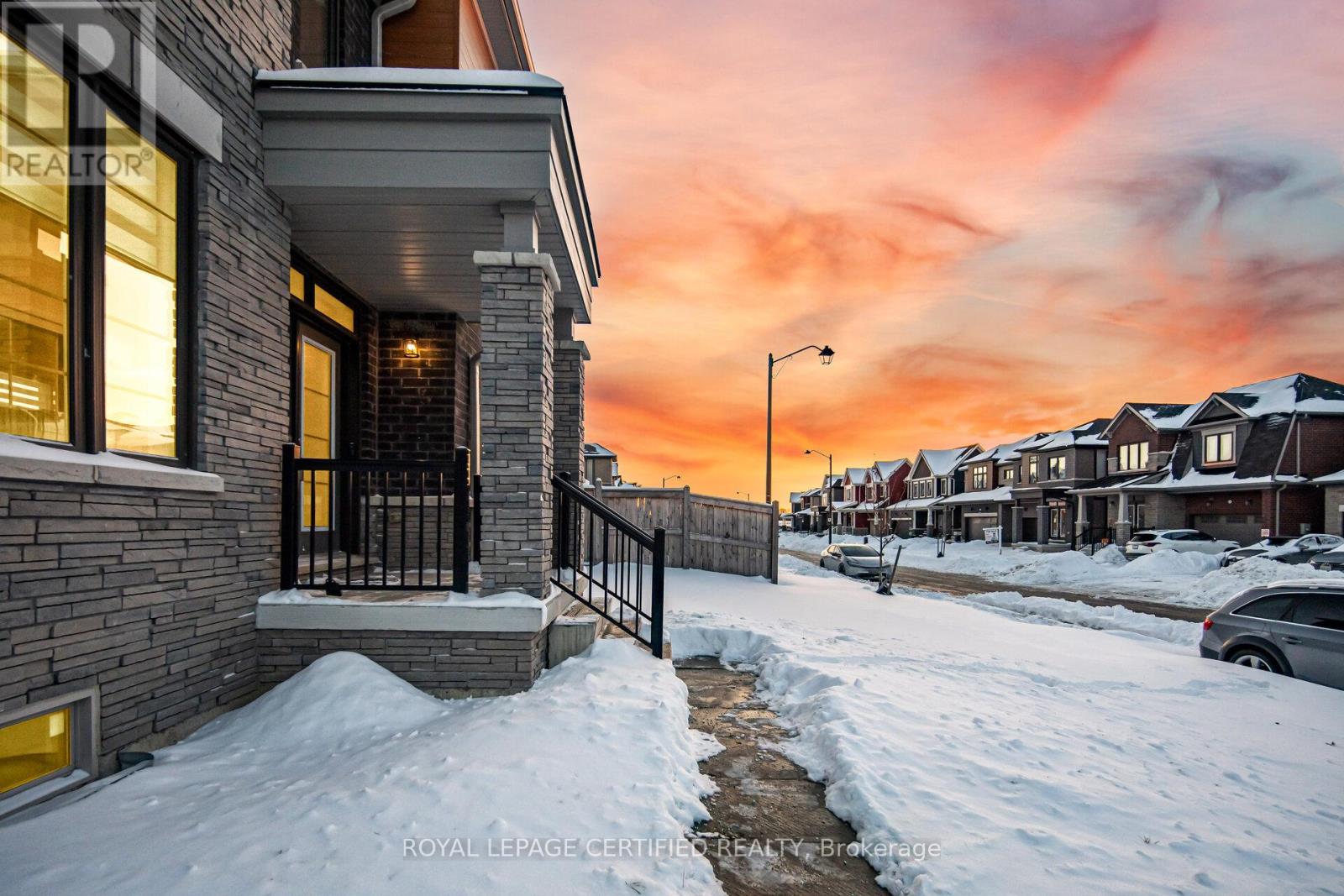 51 HAWICK CRESCENT, Haldimand, Ontario, N3W0G5 — Photo 3