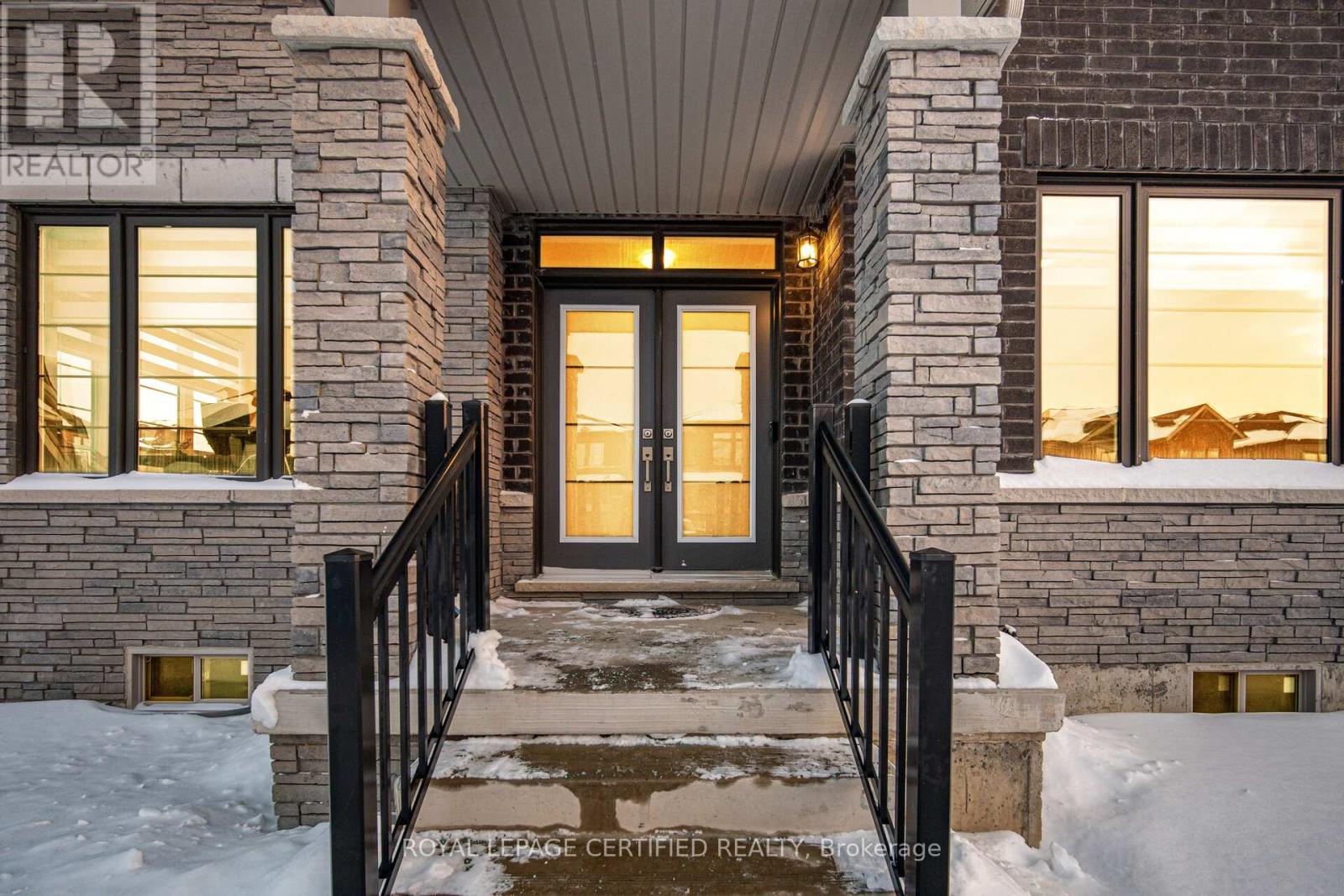 51 HAWICK CRESCENT, Haldimand, Ontario, N3W0G5 — Photo 4