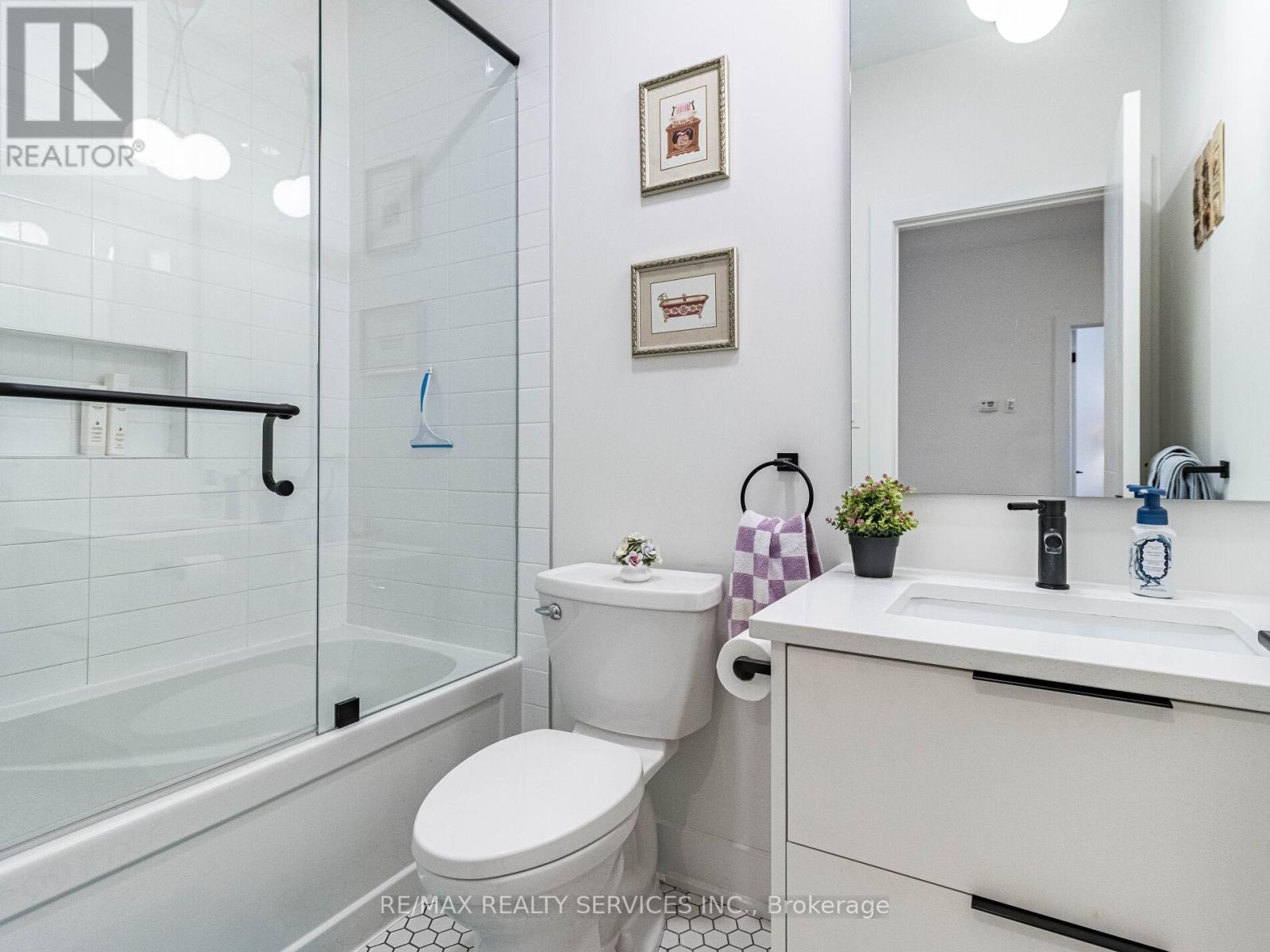 18 PRINCETON COMMON STREET, St. Catharines (Lakeport), Ontario, L2N0B7 — Photo 9