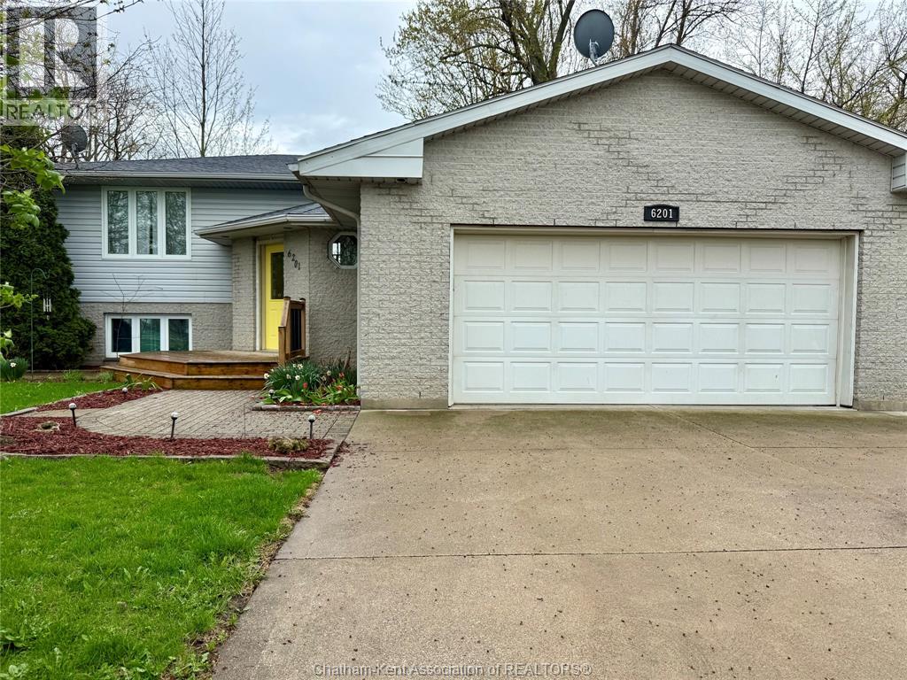 6201 Main STREET, Comber, Ontario, N0P1J0 — Photo 2