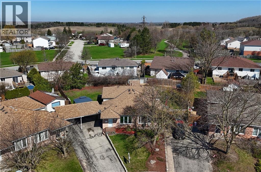 41 NORA Court, Cambridge, Ontario, N3C3N1 — Photo 2