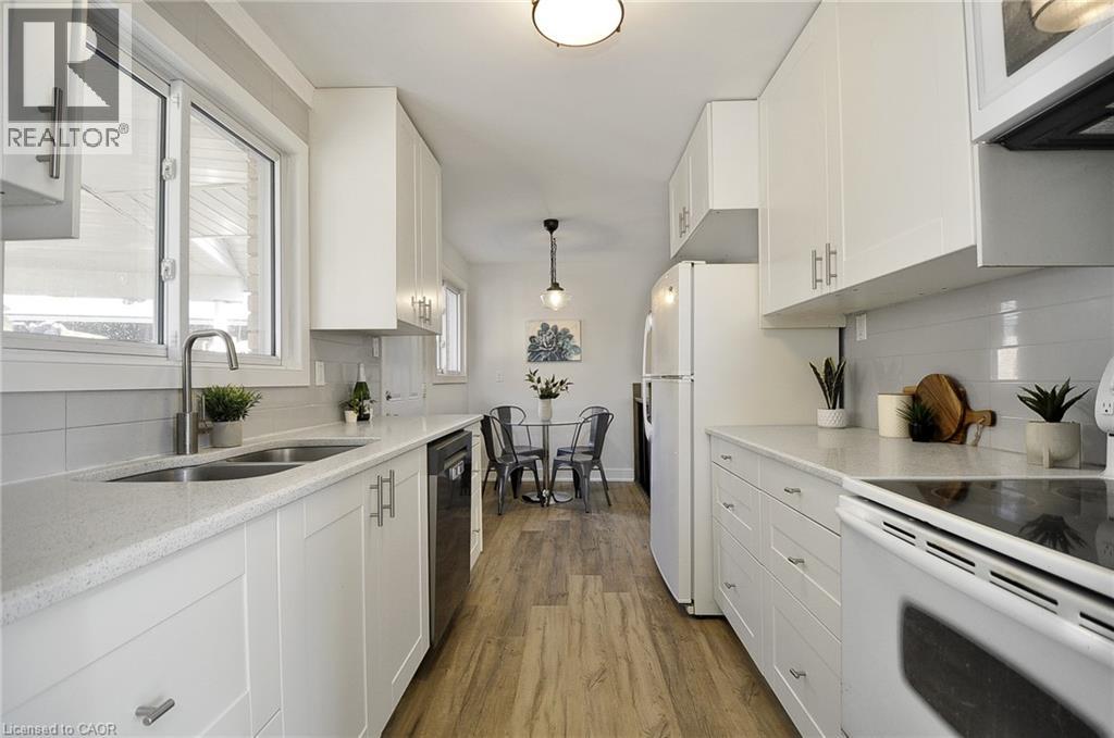 41 NORA Court, Cambridge, Ontario, N3C3N1 — Photo 8