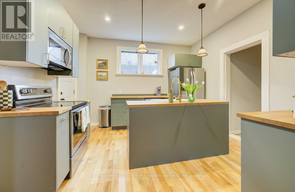 8 SPRING STREET E, Waterloo, Ontario, N2J2L8 — Photo 15