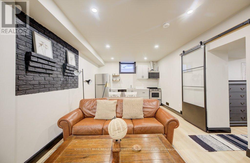 8 SPRING STREET E, Waterloo, Ontario, N2J2L8 — Photo 35