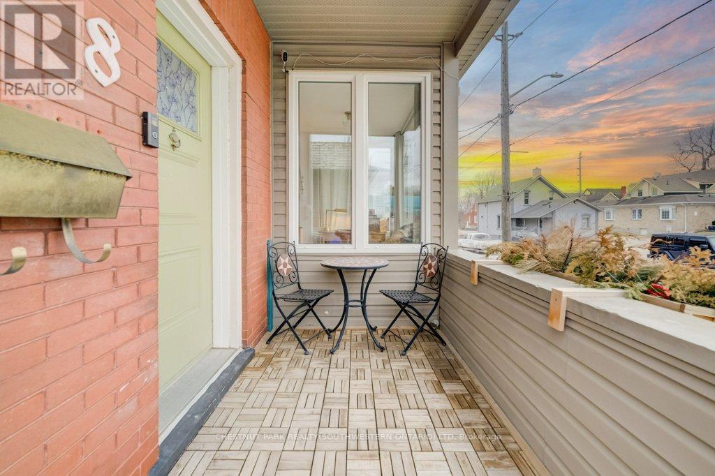 8 SPRING STREET E, Waterloo, Ontario, N2J2L8 — Photo 4