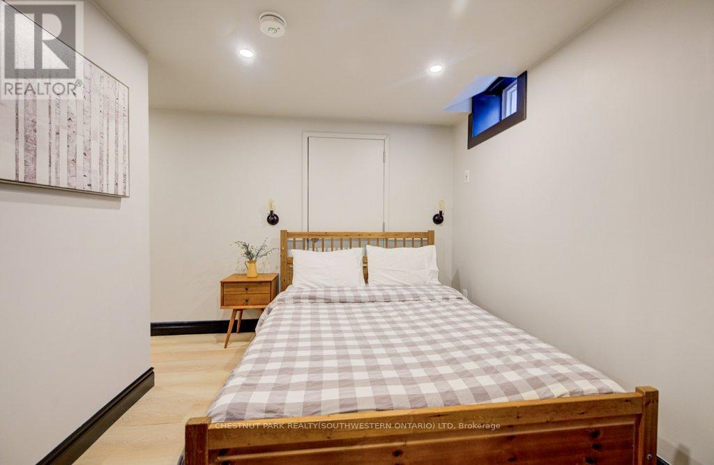 8 SPRING STREET E, Waterloo, Ontario, N2J2L8 — Photo 41