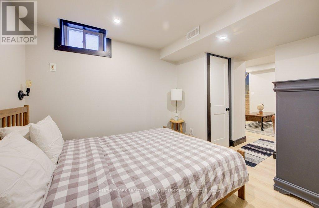 8 SPRING STREET E, Waterloo, Ontario, N2J2L8 — Photo 42