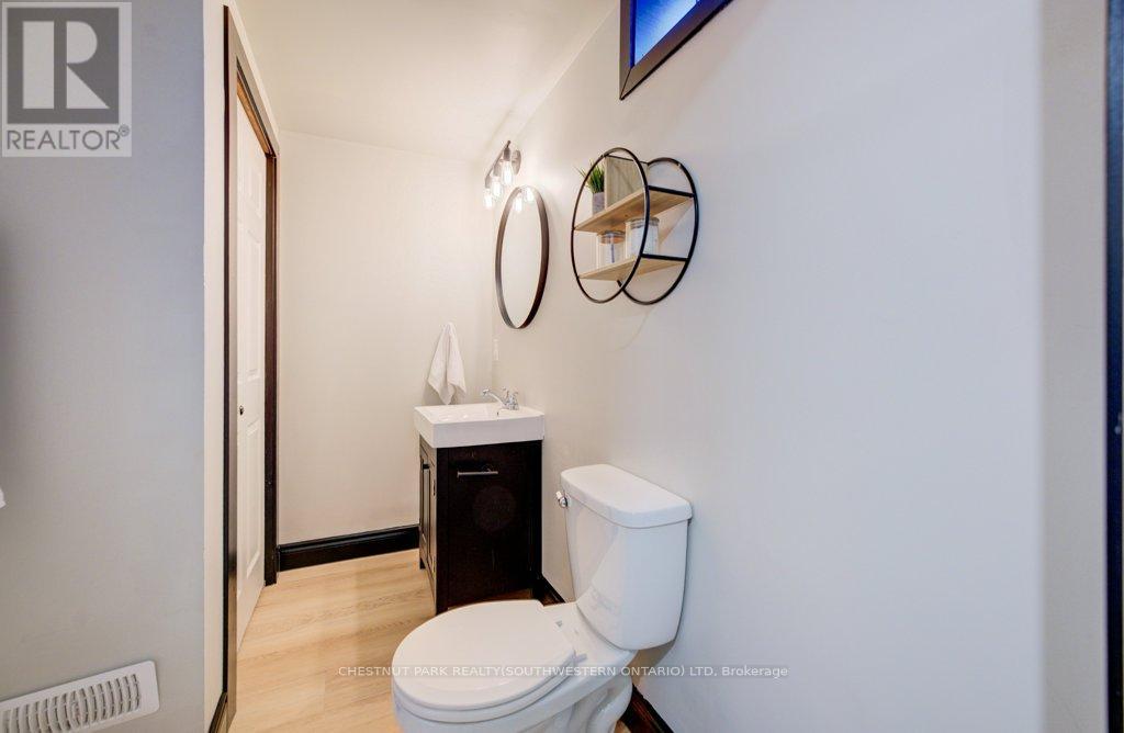 8 SPRING STREET E, Waterloo, Ontario, N2J2L8 — Photo 43