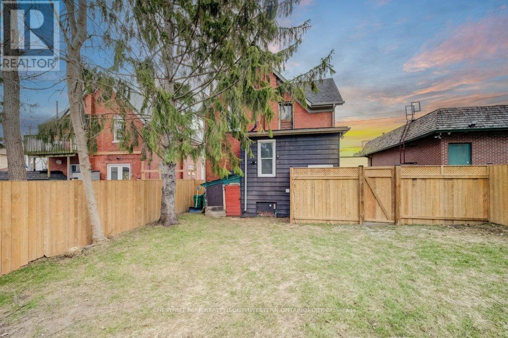 8 SPRING STREET E, Waterloo, Ontario, N2J2L8 — Photo 48