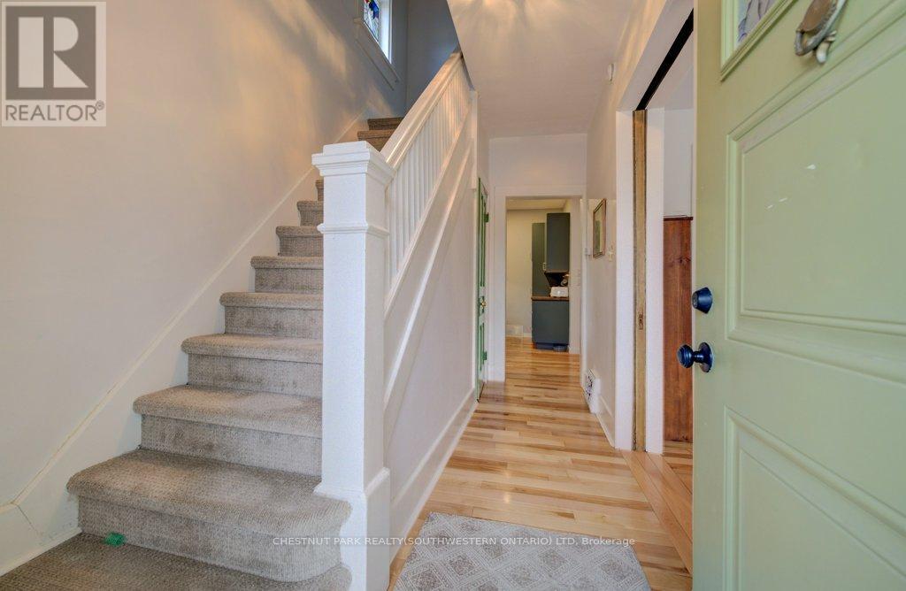 8 SPRING STREET E, Waterloo, Ontario, N2J2L8 — Photo 5