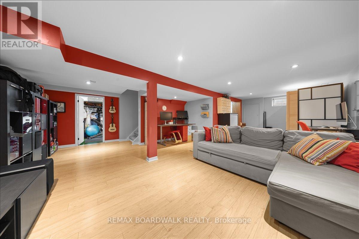 1912 OAKDEAN CRESCENT, Ottawa, Ontario, K1J6H3 — Photo 35
