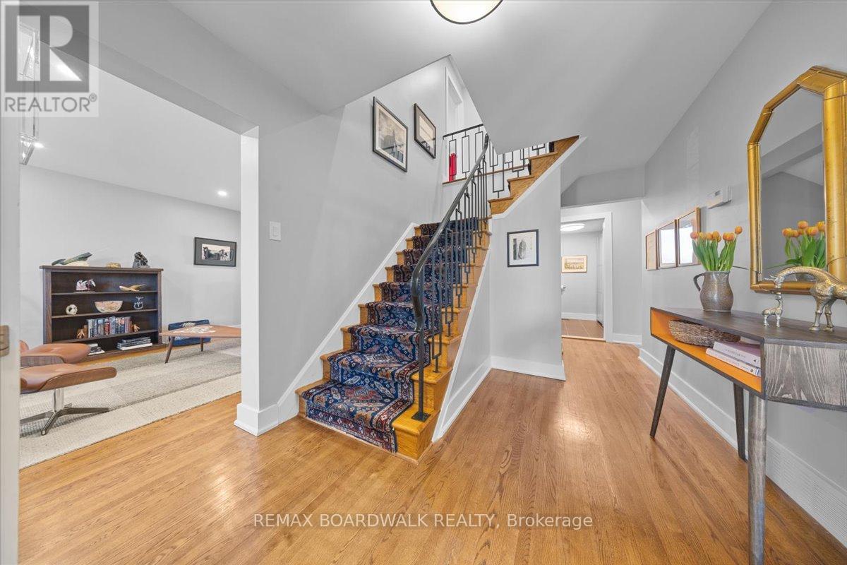 1912 OAKDEAN CRESCENT, Ottawa, Ontario, K1J6H3 — Photo 4