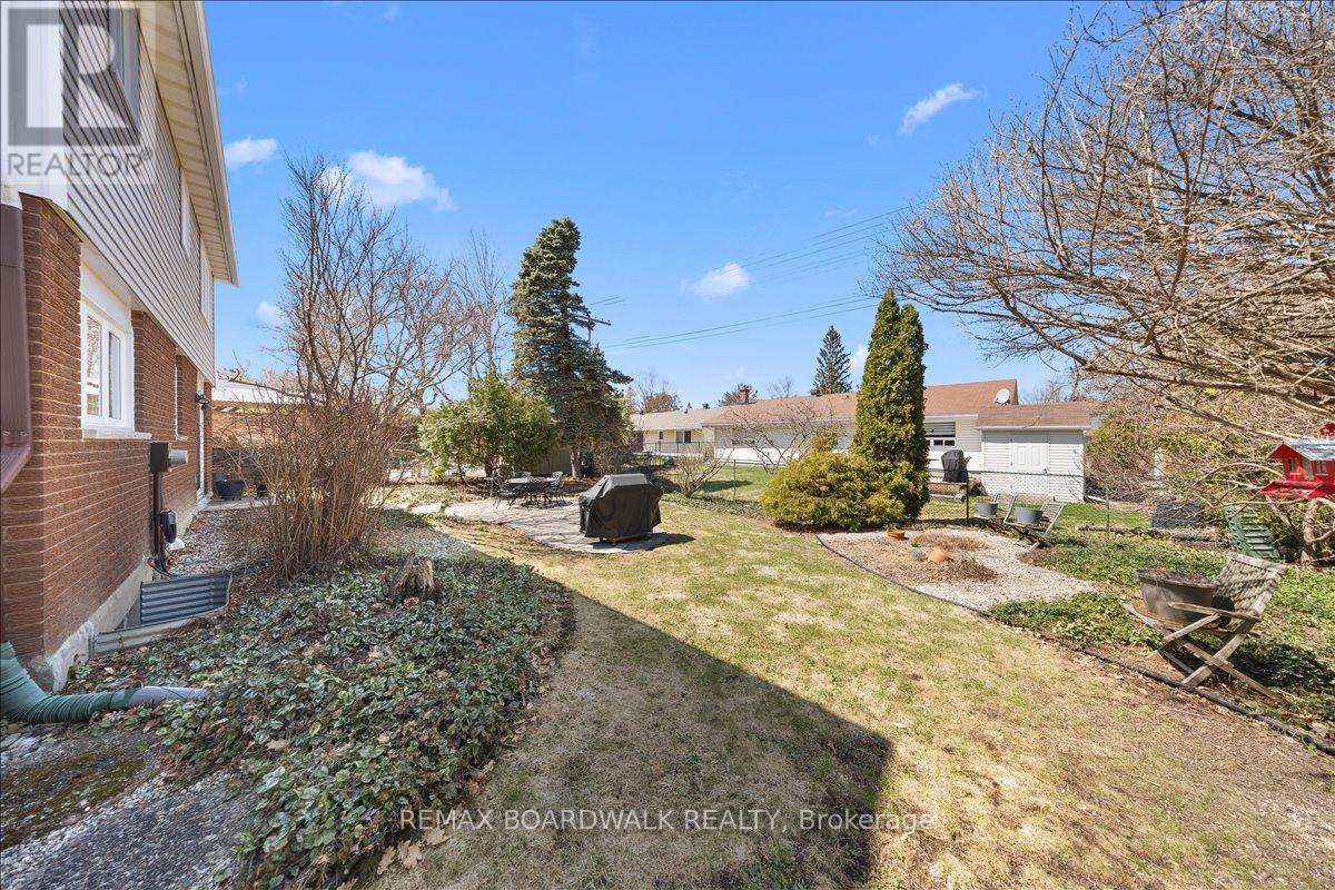 1912 OAKDEAN CRESCENT, Ottawa, Ontario, K1J6H3 — Photo 40
