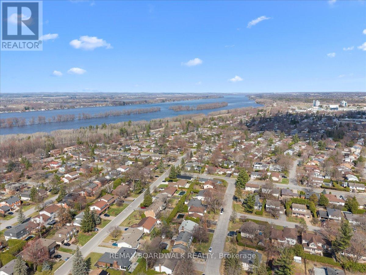 1912 OAKDEAN CRESCENT, Ottawa, Ontario, K1J6H3 — Photo 44