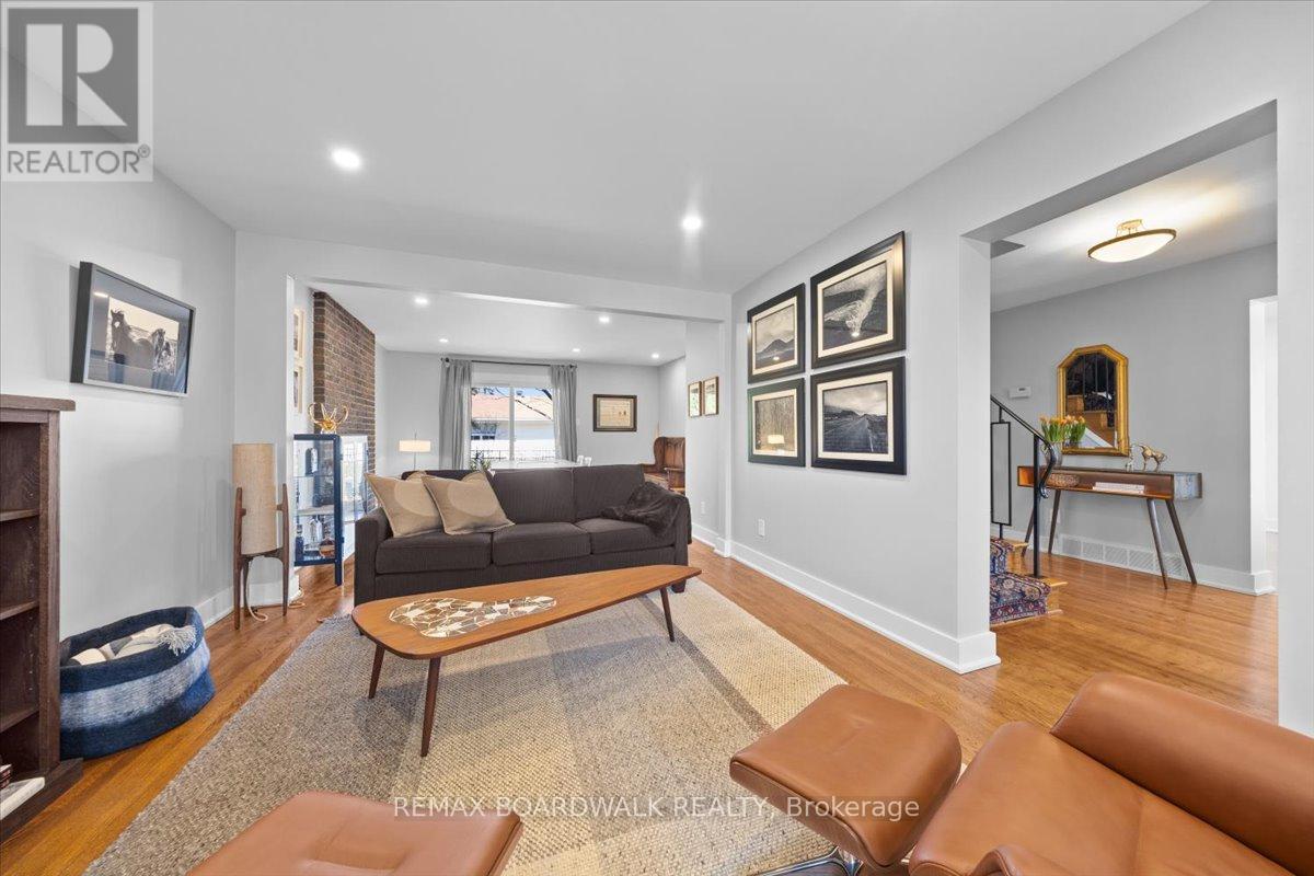 1912 OAKDEAN CRESCENT, Ottawa, Ontario, K1J6H3 — Photo 6