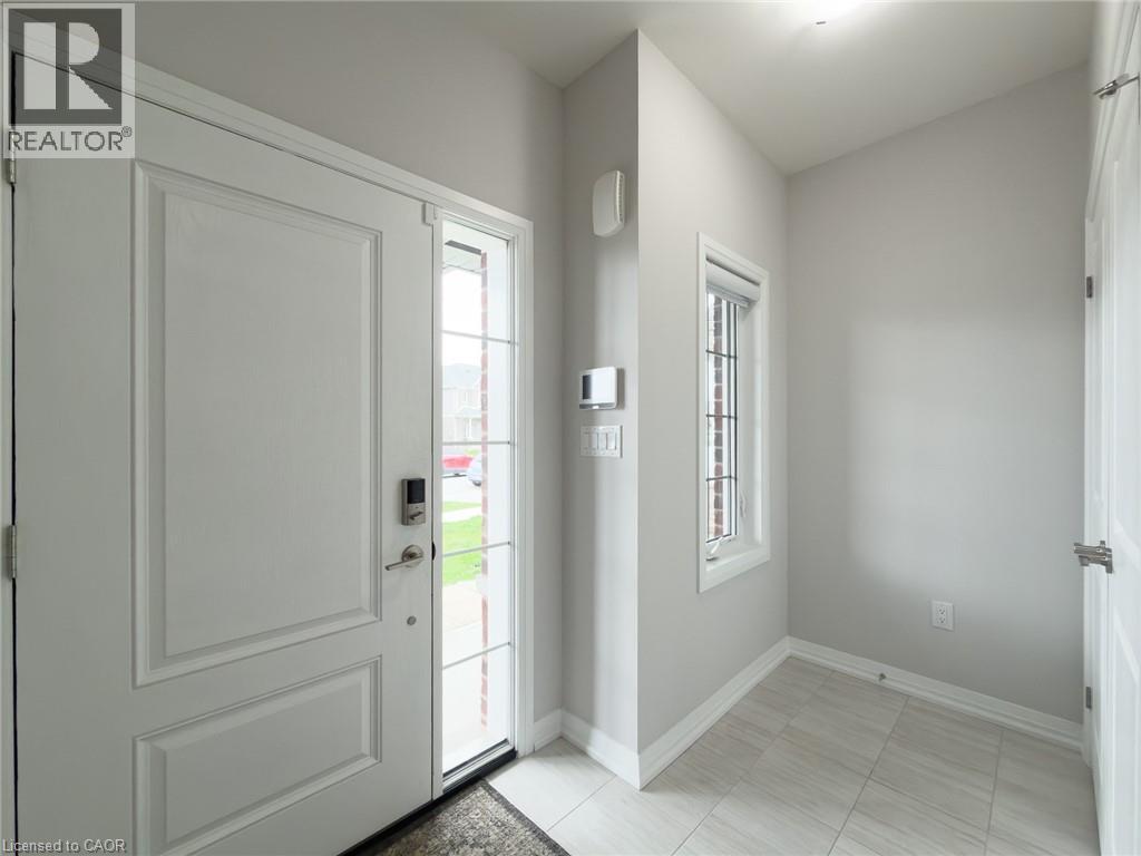 105 ALICIA Crescent, Thorold, Ontario, L2V0M1 — Photo 3