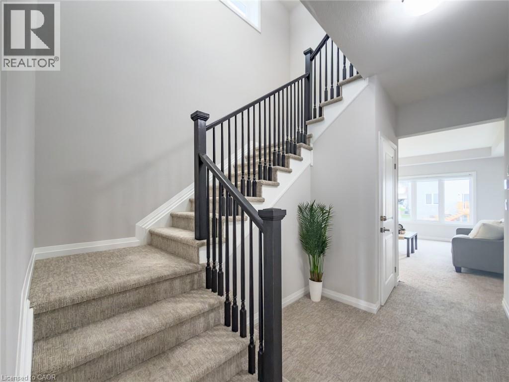105 ALICIA Crescent, Thorold, Ontario, L2V0M1 — Photo 6