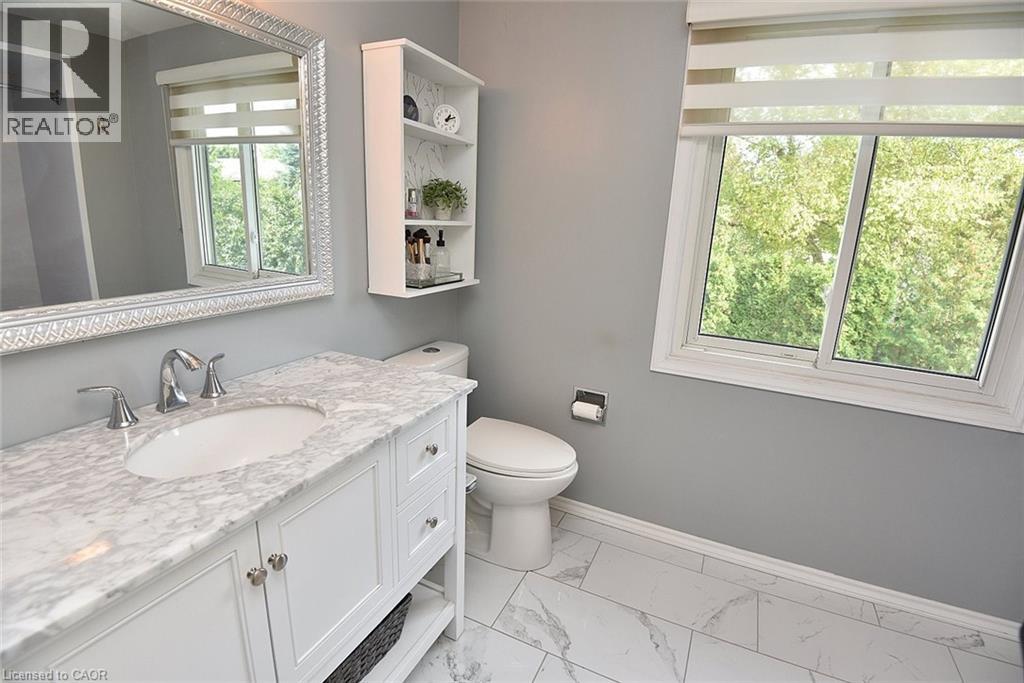 18 CHARTERHOUSE Crescent, Ancaster, Ontario, L9G4E5 — Photo 23