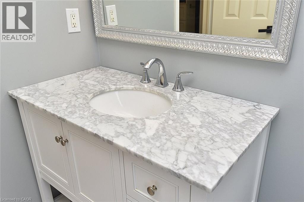 18 CHARTERHOUSE Crescent, Ancaster, Ontario, L9G4E5 — Photo 24